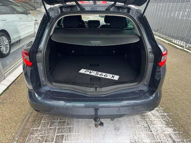 Renault MEGANE Estate 1.2 TCe Limited | 2e eigenaar | Automaat | Airco | Trekhaak | APK tot 29-09-2026 | NAP |