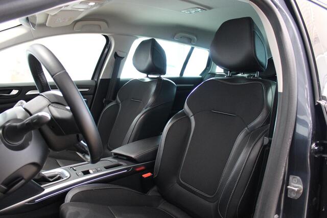 Renault MEGANE Estate 1.3 TCe 140 Techno | Trekhaak | Camera achter | Pakeersensoren voor en achter |