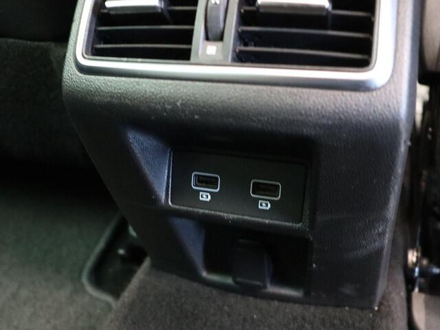 Renault MEGANE Estate 1.3 TCe Intens | Trekhaak | 1700kg geremd | Stoel- stuurverwarming | Dealer onderhouden | Head-up display | Achteruitrijcamera |