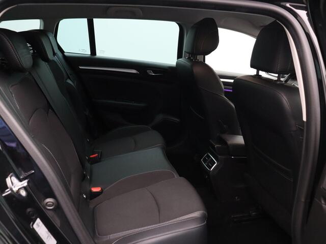 Renault MEGANE Estate 140pk TCe Intens | Trekhaak | 1700kg geremd | Stoel- stuurverwarming | Dealer onderhouden | Head-up display | Achteruitrijcamera |