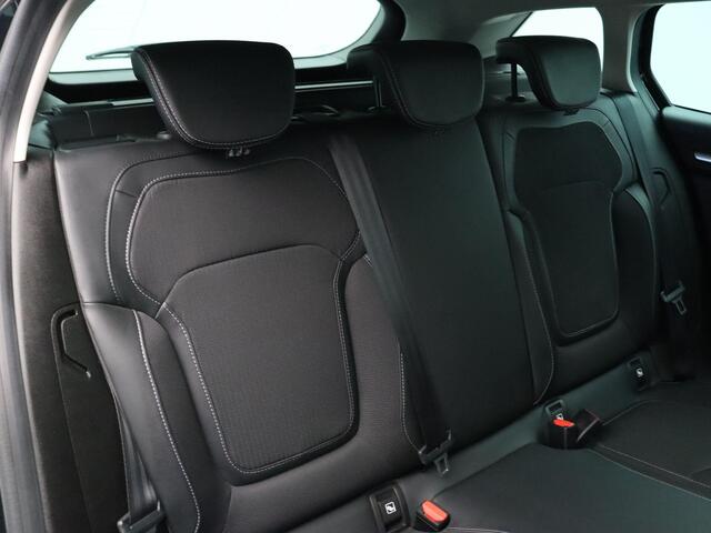 Renault MEGANE Estate 140pk TCe Intens | Trekhaak | 1700kg geremd | Stoel- stuurverwarming | Dealer onderhouden | Head-up display | Achteruitrijcamera |