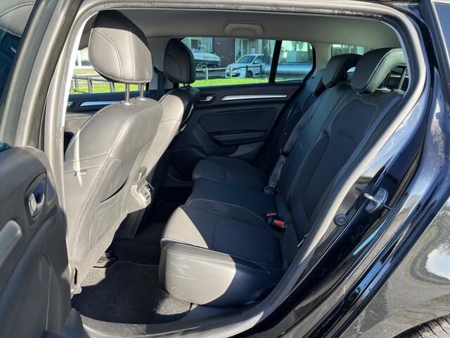 Renault MEGANE Estate 1.6 E-Tech Plug-In Hybrid 160PK Intens / Automaat / Apple Carplay - Android Auto / Blind spot / 16''LMV /