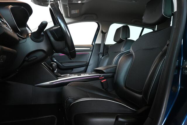 Renault MEGANE Estate 1.3 TCe Bose Automaat Trekhaak Navigatie Clima Cruise control Goed Onderhouden! Inruil Mogelijk