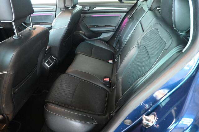 Renault MEGANE Estate 1.3 TCe Bose Automaat Trekhaak Navigatie Clima Cruise control Goed Onderhouden! Inruil Mogelijk