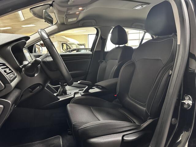 Renault MEGANE 1.3 TCe Zen/ Trekhaak!/ LED Dagrijverl./ DAB+/ Apple+Android/ Clima/ Navi/ Cruise/ Bluetooth/ Multi.LEDER.Stuur/ Elek.Pakket/ Isofix/ PDC V+A.