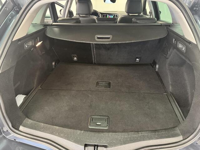 Renault MEGANE Estate 1.3 TCe 140 EDC Techno | Trekhaak 1700 kg geremd | All-season banden | Dodehoek Detectie | Camera | Carplay