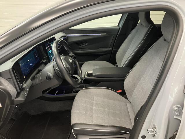 Renault MEGANE E-Tech EV60 Optimum Charge Equilibre / 470 KM WLTP / 3-Fase AC Laden / Google Maps Navigatie / Trekhaak / Camera / Stoel- en Stuurverwarming / 20 Inch Wielen / Digitaal Dashboard / Climate Control / Adaptive Cruise Control /