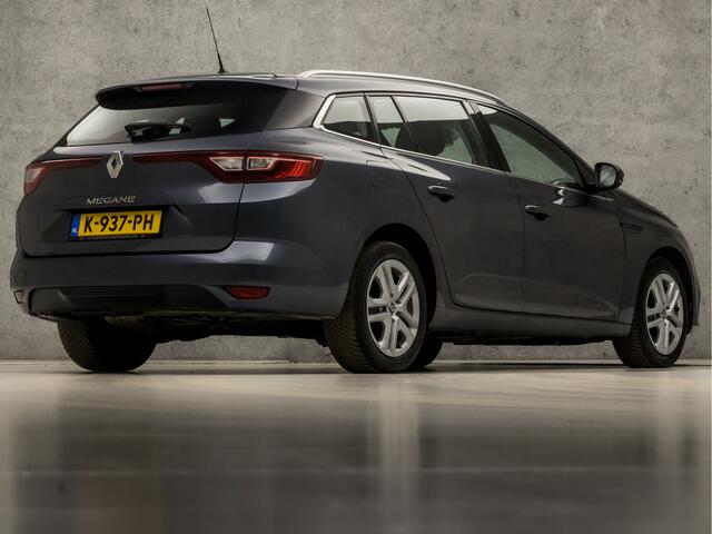 Renault MEGANE Estate 1.2 TCe Sport Automaat (APPLE CARPLAY, NAVIGATIE, CLIMATE, KEYLESS, STOELVERWARMING, SPORTSTOELEN, PARKEERSENSOREN, CRUISE, LM VELGEN, NIEUWSTAAT)
