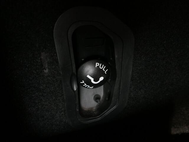 Renault MEGANE Estate 1.3 TCe Business Zen - Allseasons - Wegklapbare trekhaak - Keyless Entry & Start - Camera