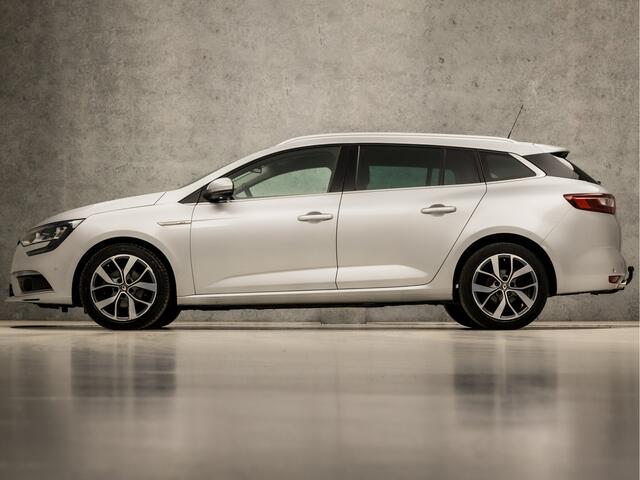 Renault MEGANE Estate 1.2 TCe Bose Sport (APPLE CARPLAY, GROOT NAVI, BOSE AUDIO, LEDER, CAMERA, KEYLESS, SFEERVERLICHTING, SPORTSTOELEN, TREKHAAK, GETINT GLAS, LM VELGEN, NIEUWSTAAT)