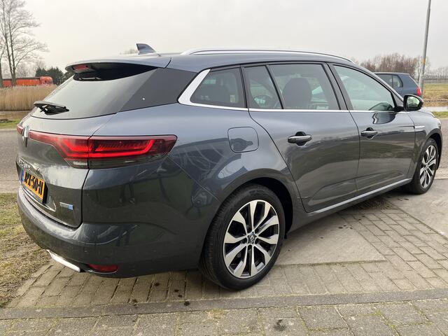Renault MEGANE Estate 1.6 E-Tech Plug-In Hybrid 160PK Intens / Dealer onderhouden / Camera / Stuurverw.+Stoelverw. / Keyless / 17'' LMV /