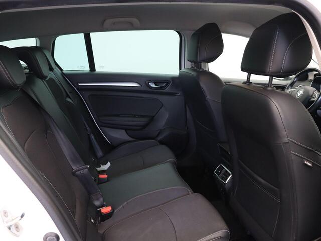 Renault MEGANE Estate 160pk Plug-In Hybrid 160pk Intens | 94% Accu score | Parkeersensoren rondom | Achteruitrijcamera | Climate control |