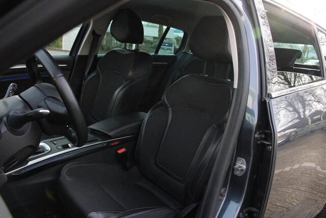 Renault MEGANE Estate 1.3 TCe 140 Techno Automaat | trekhaak | All season banden | Dodehoek detectie \