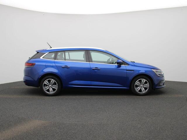 Renault MEGANE Estate TCe 140PK Equilibre | Airco | Apple CarPlay/Android Auto | Climate Control | Parkeersensoren Voor en Achter | Cruise Control | Keyless |