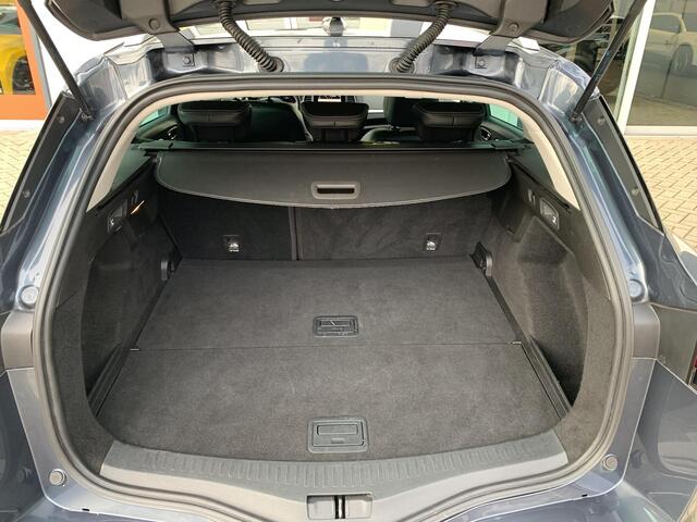 Renault MEGANE Estate 1.3 TCe 140 Techno | Dodehoekdetectie | Trekhaak