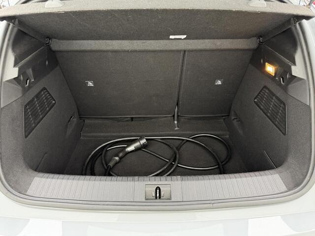 Renault MEGANE E-Tech EV60 Optimum Charge 220 Iconic / SOH 93% / Warmtepomp / Camera Binnenspiegel / 360 Camera / Navigatie / Carplay / Clima / Two Tone / 20" lm