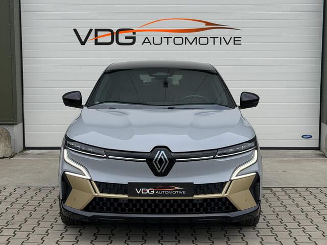 Renault MEGANE E-Tech EV60 Optimum Charge 220 Iconic / SOH 93% / Warmtepomp / Camera Binnenspiegel / 360 Camera / Navigatie / Carplay / Clima / Two Tone / 20" lm
