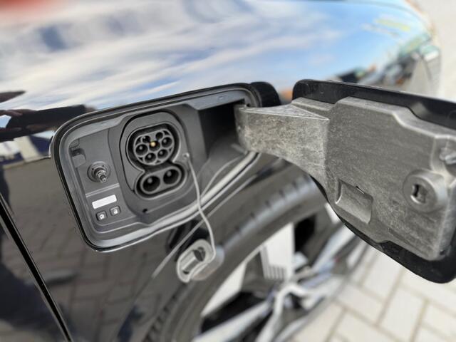 Renault MEGANE EV60 Techno 220 pk Pack Winter Harman Kardon