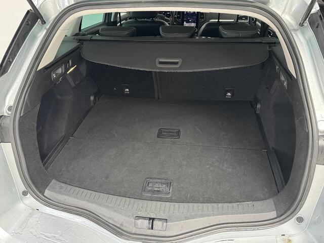 Renault MEGANE Estate 1.3 TCe 140 Techno | Trekhaak | Achteruitrijcamera | Navigatie | Climate Control |