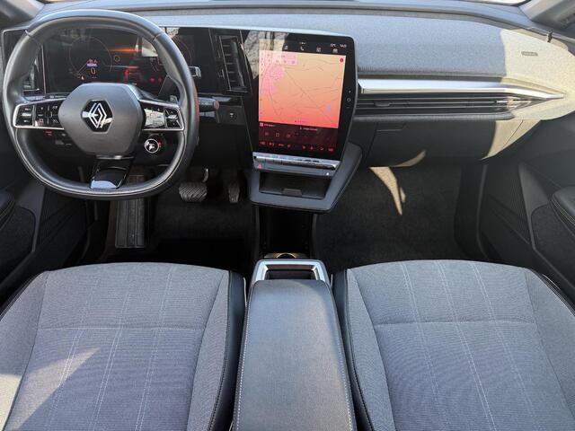 Renault MEGANE E-Tech EV60 Optimum Charge Techno 220 PK / Dealer Onderhouden / Camera / Navigatie / Cruise / Stoel & Stuurwiel Verwarming / Apple Carplay & Android Auto / DAB / PDC /