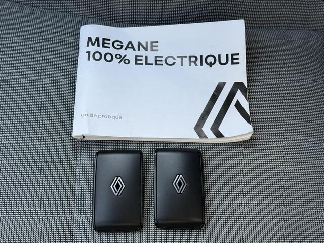 Renault MEGANE E-Tech EV60 Optimum Charge Techno 220 PK / Dealer Onderhouden / Camera / Navigatie / Cruise / Stoel & Stuurwiel Verwarming / Apple Carplay & Android Auto / DAB / PDC /