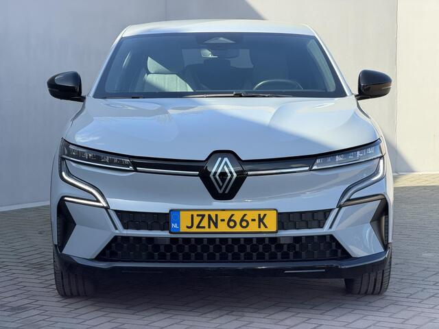 Renault MEGANE E-Tech EV60 Optimum Charge Techno 220 PK / Dealer Onderhouden / Camera / Navigatie / Cruise / Stoel & Stuurwiel Verwarming / Apple Carplay & Android Auto / DAB / PDC /
