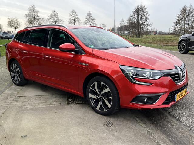 Renault MEGANE Estate 1.3 TCe Bose /Trekhaak/ Dealer onderhouden / Stoelverw. / Keyless / PDC.Achter / Climate / 17''LMV /