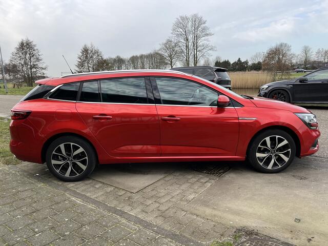 Renault MEGANE Estate 1.3 TCe Bose /Trekhaak/ Dealer onderhouden / Stoelverw. / Keyless / PDC.Achter / Climate / 17''LMV /