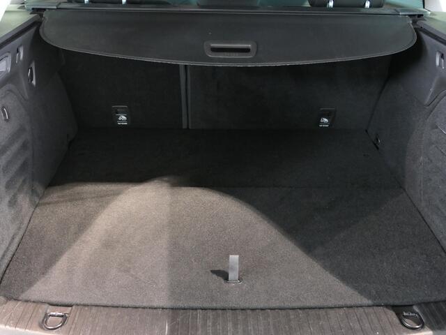 Renault MEGANE Estate 1.6 E-Tech Plug-In Hybrid 160 R.S. Line -DEALER ONDERHOUDEN! - SOH 96% - Dodehoek - Headup display - Sensor v+a - Parkeerassistent