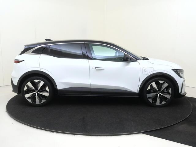 Renault MEGANE E-Tech EV40 Boost Charge Techno | Apple Carplay/Android | cruise control adaptief | electronic climate control | full-LED koplampen | lederen/stof bekleding | navigatiesysteem | rijstrooksensor met correctie | two-tone |