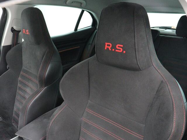 Renault MEGANE 1.8 TCe 280 RS | Panoramadak | Head-Up | Stoelverwarming | Alcantara | Carplay | Camera | Sportstoelen | Navigatie | 19'' | Bose Sound | Keyless | Full LED | Dodehoek detectie | Maxton