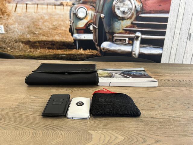 Renault MEGANE Estate 1.3 TCe 141 PK Bose PARK ASSIST HALF LEER LED NAVI CRUISE ECC