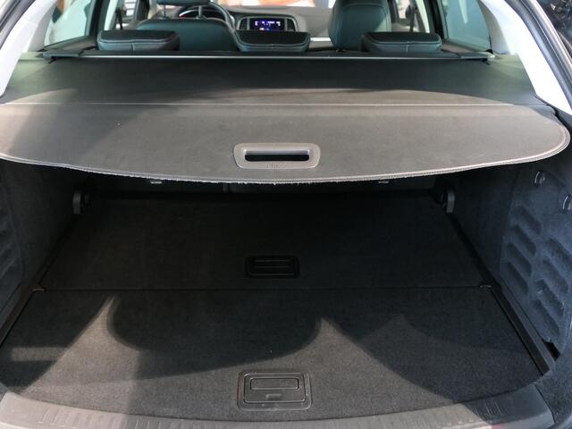 Renault MEGANE Estate 1.3 TCe 140 Techno - Occasion Lease vanaf ¤409 p/m - Trekhaak - Parkeerassistent - Camera - Dodehoek