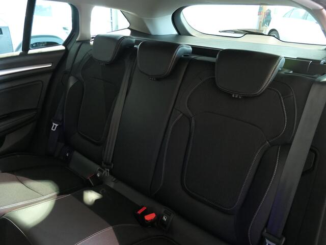 Renault MEGANE Estate 1.3 TCe 140 Techno - Occasion Lease vanaf ¤409 p/m - Trekhaak - Parkeerassistent - Camera - Dodehoek