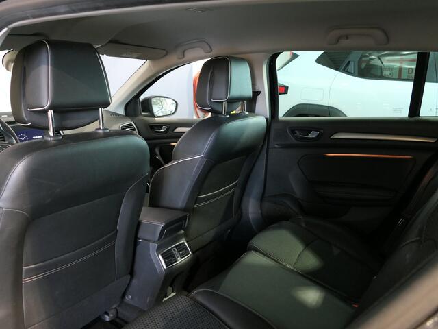 Renault MEGANE Estate 1.2 TCe Bose - Allseasons - Trekhaak - Stoelmassage - Cruise - Sensor Achter