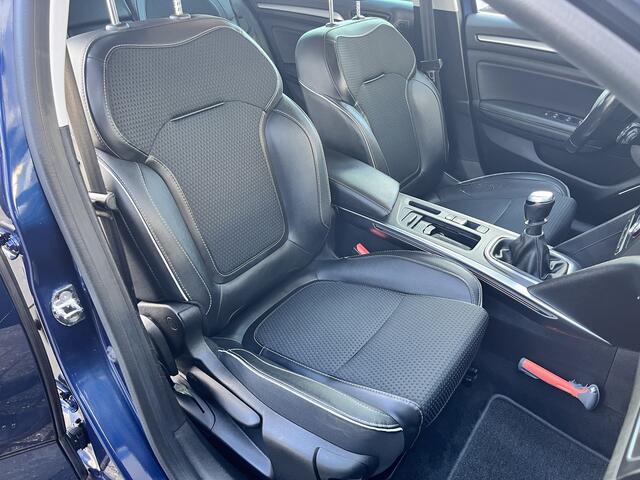 Renault MEGANE Estate 1.5 Blue dCi Bose Airco Cruise control Parkeersensoren achter Telefoonverbinding Stuurwielbediening 5-Persoons Navigatiesysteem Lichtmetalenvelgen Euro 6