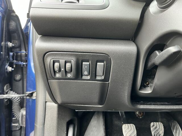 Renault MEGANE Estate 1.3 TCe Business Edition One Airco Trekhaak 1700kg trekgewicht Cruise control Head up display Parkeersensoren voor en achter Achterruitrijcamera Telefoonverbinding Stuurwielbediening 5-Persoons Navigatiesysteem Lichtmeta