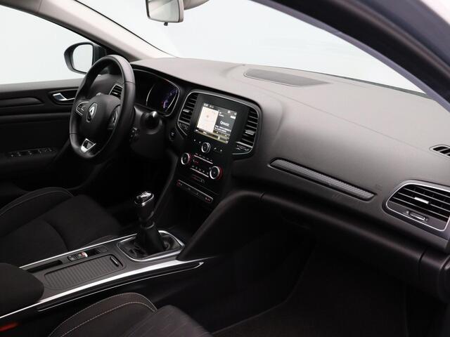 Renault MEGANE Estate TCe 115pk Limited | Trekhaak | Dealer onderhouden | Stoelverwarming | Achteruitrijcamera | Parkeersensoren voor en achter |