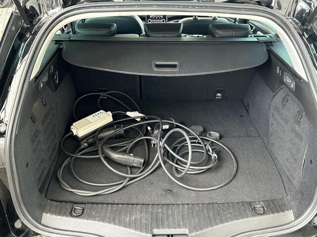 Renault MEGANE Estate 1.6 E-Tech Plug-In Hybrid 160 Intens | Schuif/Kantel-Dak | Leder | Groot Navi+Camera | Dealer Onderhouden!