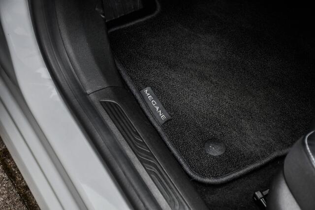 Renault MEGANE Estate 1.6 E-Tech Plug-In Hybrid 160 R.S. Line