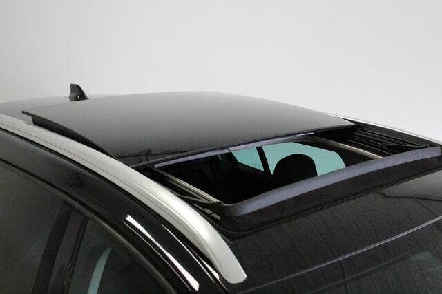 Renault MEGANE Estate 1.6 E-Tech Plug-In Hybrid 160 R.S. Line | PANO-DAK | CAMERA | AFN-TRHAAK | LED | STOEL-VERW | NAVIGATIE | 18'LMV |