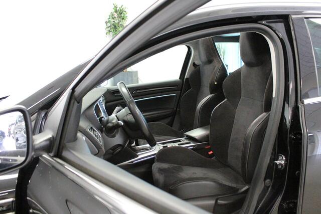 Renault MEGANE Estate 1.6 E-Tech Plug-In Hybrid 160 R.S. Line | PANO-DAK | CAMERA | AFN-TRHAAK | LED | STOEL-VERW | NAVIGATIE | 18'LMV |