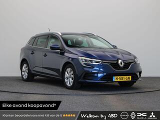 renault-megane-estate-e-tech-plug-i