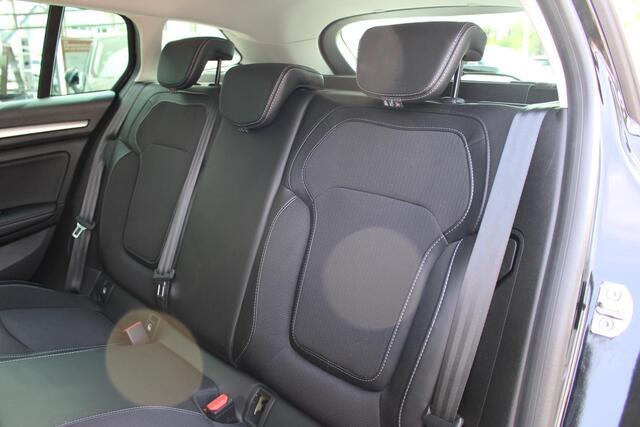 Renault MEGANE Estate 1.3 TCe 140 Techno | Dodehoek Detectie | Trekhaak | Cruise Control