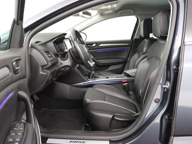 Renault MEGANE 1.3 TCe Bose | Camera | Carplay | Park Assist | Navigatie | Half leder | Keyless | Climate control | DAB+ | Bluetooth | Cruise control | Dodehoek detectie