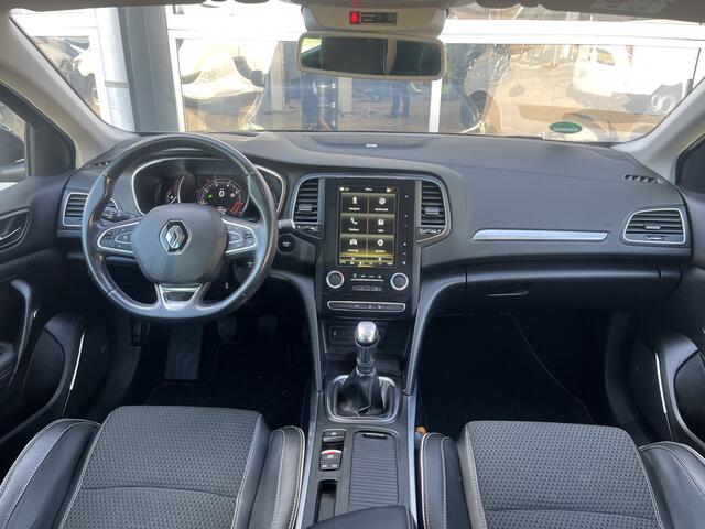 Renault MEGANE Estate 1.3 TCe Bose Airco Cruise controle Trekhaak Parkeersensoren voor en achter Achteruitrij camera Telefoonverbinding Stuurwielbediening 5-Persoons Navigatiesysteem
