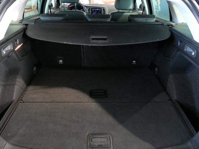 Renault MEGANE Estate 1.3 TCe 140 Techno - Trekhaak - Dodehoek - Parkeerassistent - Uitparkeerwaarschuwing - Allseasons