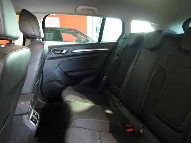 Renault MEGANE Estate 1.3 TCe 140 Techno - Trekhaak - Dodehoek - Parkeerassistent - Uitparkeerwaarschuwing - Allseasons
