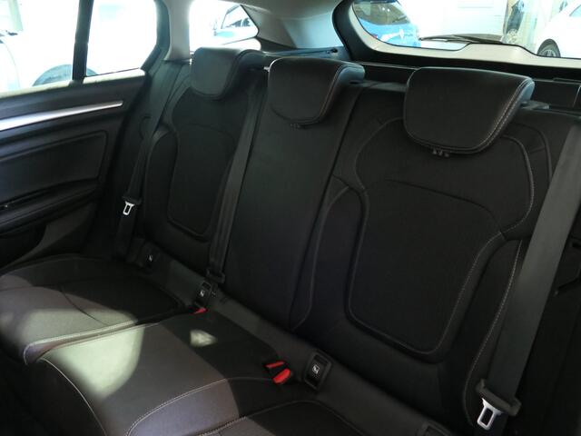 Renault MEGANE Estate 1.3 TCe 140 Techno - Trekhaak - Dodehoek - Parkeerassistent - Uitparkeerwaarschuwing - Allseasons