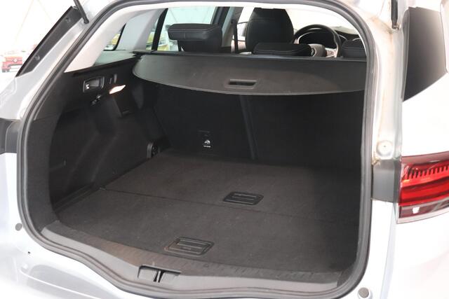 Renault MEGANE Estate 1.3 TCe 140 Techno | Climate control | Camera | Trekhaak | AppleCarplay AndroidAuto | LED koplampen | All season banden | Navigatie |